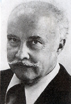Charles Berlitz
